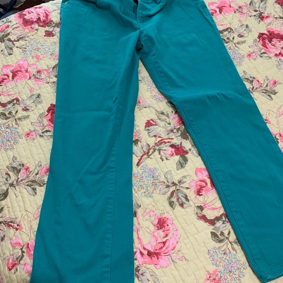 Nice teal blue capris - Picture 2 of 3